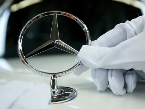 Alman otomotivinde kriz. Mercedes hedeflerini düşürdü - fotoğraf 1
