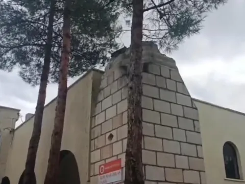 Türkiye kuvvetli yağış ve fırtınaya teslim: Minare yıkıldı, ağaç devrildi, öğlenciler mahsur kaldı... - fotoğraf 4