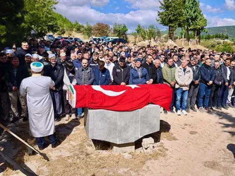 Soma'da maden ocağında göçük: İsa Olcay gözyaşları içinde son yolculuğuna uğurlandı - fotoğraf 3