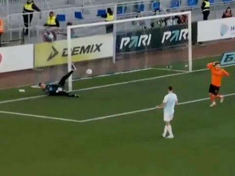 Herkes bu kaleciyi konuşuyor! Son dakikalarda frikikten müthiş gol attı - fotoğraf 4