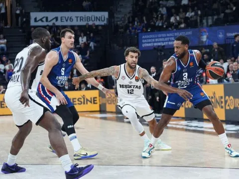 EuroLeague'de Türk derbisi Anadolu Efes'in - fotoğraf 3