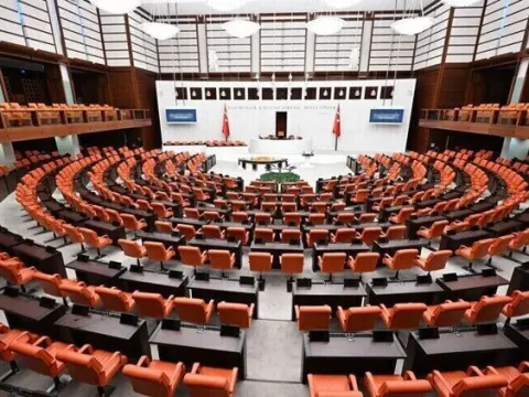 Tarih belli oldu, AK Parti TBMM'ye sunacak... Fon tasfiyesi için 10 maddelik hazırlık - fotoğraf 1