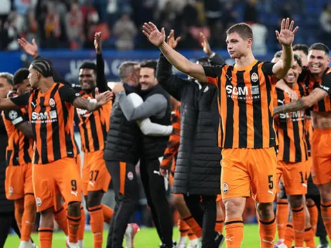 Shakhtar Donetsk 3-1 AEK (UEFA Şampiyonlar Ligi) Arda Turan... - fotoğraf 4