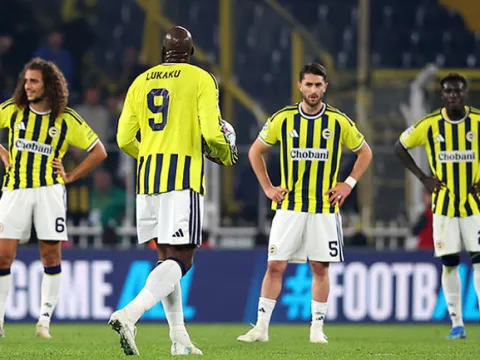 Fenerbahçe-Slavia Prag maçı sonrası Fransa'da Guendouzi manşet oldu: Batırdı! - fotoğraf 4
