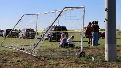 ABD'de araç futbol sahasına girdi: 2 ölü, 11 yaralı
