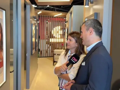Kanal D, MIPCOM fuarına damgasını vurdu! Demirören Medya TV Grup Başkanı Murat Yancı: İngilizce yapımlardan sonra dünyada ikinciyiz - fotoğraf 1