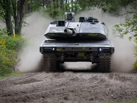 Savaş hazırlığı gibi sipariş: 30 tank ve 48 zırhlı araca servet ödeyecekler - fotoğraf 2