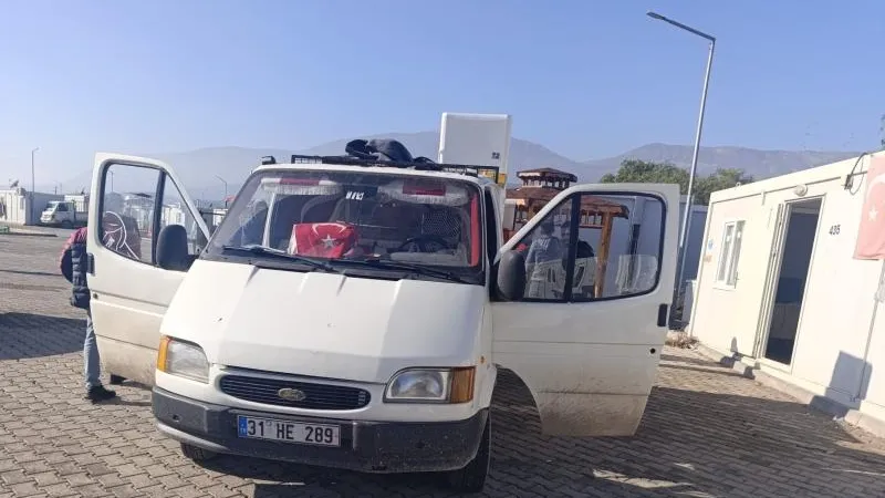 AFAD'a ait Eşyaları Çalarken Yakalandılar