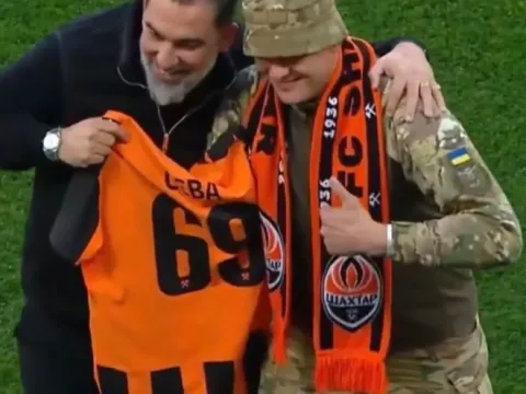 Arda Turan'ın yaptığı jesti dünya konuşuyor - fotoğraf 3