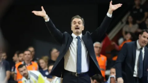 Ahmet Çakı: 'Sezona bize moral verecek kupayla başladık'