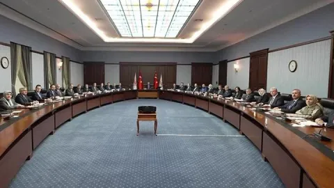 AK Parti MYK’da fon gündemi… Erdoğan: “Sorumluluk kimdeyse gereken yapılacak”