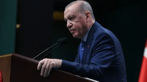 AKP kulisleri bunu konuşuyor: Erdoğan’ın seçim gelmeden çözmek istediği iki problem!