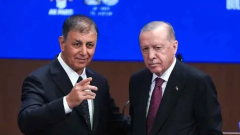 AKP'li Cemil Tugay'dan ilçe başkanlarına gözdağı
