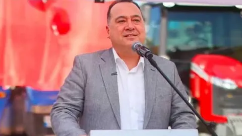AKP'ye geçeceği öne sürülmüştü:	CHP'li başkandan transfer iddialarına yanıt
