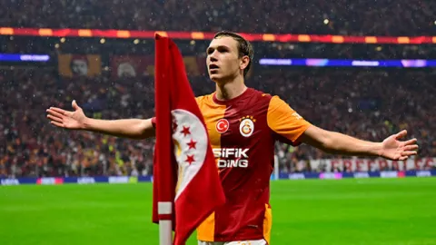 Aleksey Batrakov, ilk golünü Barcelona’ya karşı attı!