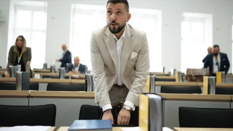 Almanya'da aşırı sağcı AfD Saksonya-Anhalt'ın meclis başkanlığını kazandı
