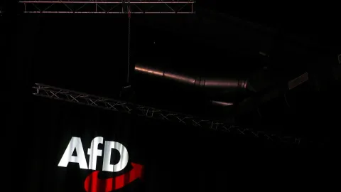 Almanya'da tarihi kırılma. İlk kez yerelde meclis başkanı çıkardılar