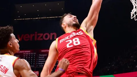 Alperen Şengün'lü Houston Rockets, NBA'e 3'te 3'le başladı
