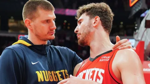 Alperen Şengün'ün idolü Jokic NBA tarihine geçti