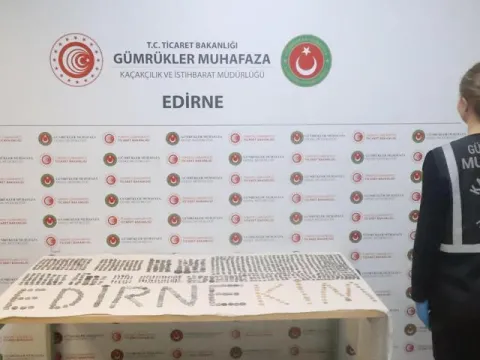 Kaçakçılara sınırda şafak baskını! 7 bini aşkın tarihî eser yurt dışına kaçırılmaktan kurtarıldı - fotoğraf 2