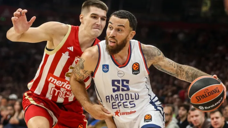 Anadolu Efes'i yıkan haber! Parkelerden 9 ay uzak kalacak