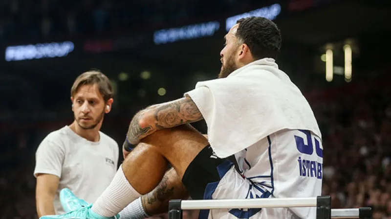 Anadolu Efes'te Mike James, 7-9 ay uzak kalacak!