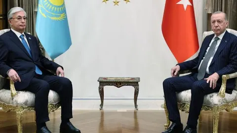 Ankara'da Türk dünyası diplomasisi! Erdoğan, Tokayev'i 21 pare top atışıyla karşıladı