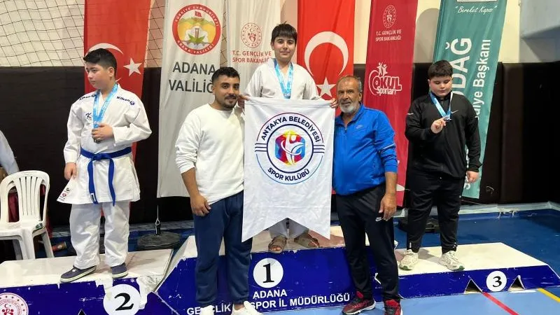 ANTAKYA BELEDİYESİ KARATE TAKIMI GURURLANDIRDI