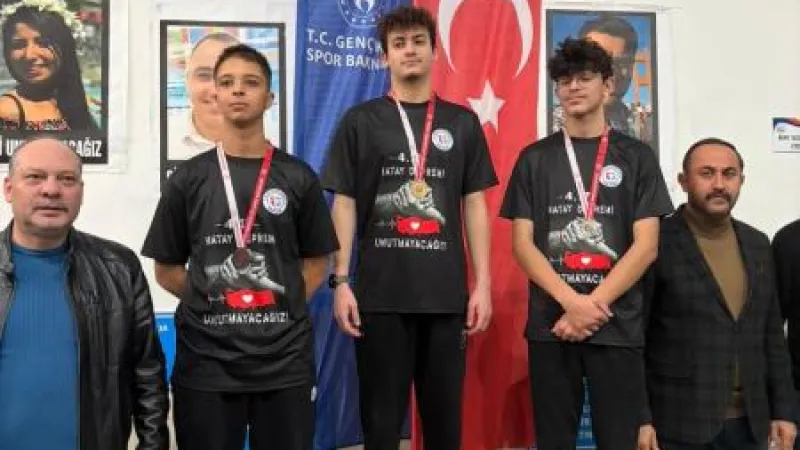 ANTAKYA BELEDİYESİ YÜZÜCÜLERİNDEN GURURLANDIRAN BAŞARI 