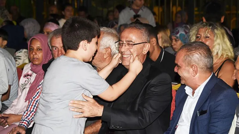 ANTAKYA GÜLDEREN KONSERİNDE COŞKU SELİ