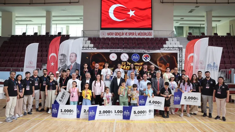 ANTAKYA'DA SATRANÇ ŞAMPİYONLARINA ÖDÜL 