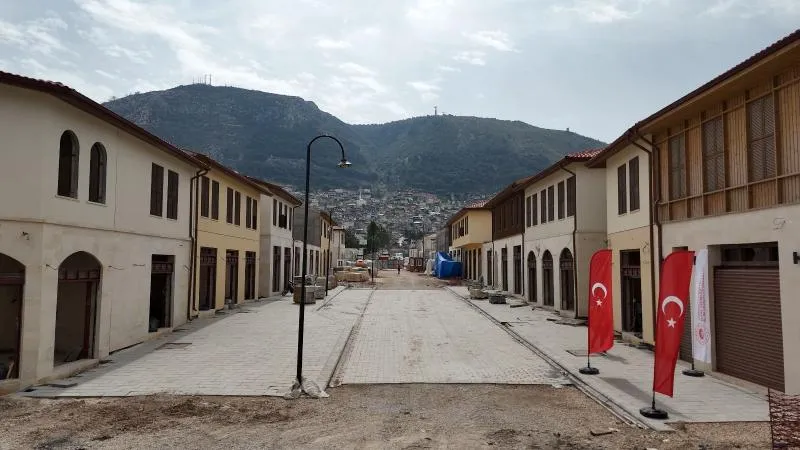 ANTAKYA'NIN YENİ CAZİBE MERKEZİ KEMALPAŞA CADDESİ