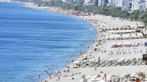 Antalya 14 milyon yabancı turist ağırladı