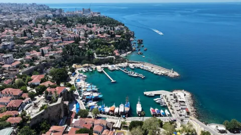 Antalya nüfusunun 5 katından fazla turist ağırladı