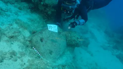 Antalya'da denizin dibinde bulundu: Piramitlerden eski, içinden çıkanlar hayrete düşürdü