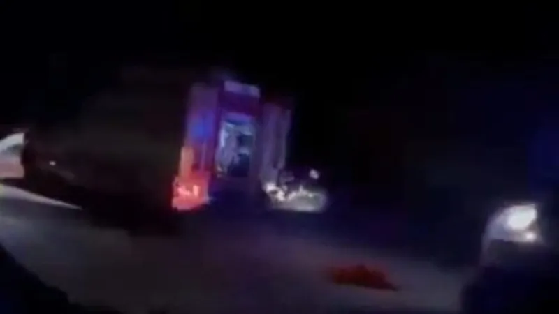 Antalya’da hafif ticari araç uçuruma yuvarlandı: 2 kişi öldü, 4 kişi yaralandı