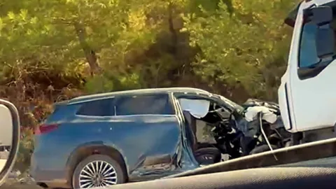 Antalya'da kamyon ile cip çarpıştı; 1 turist öldü, 3 yaralı