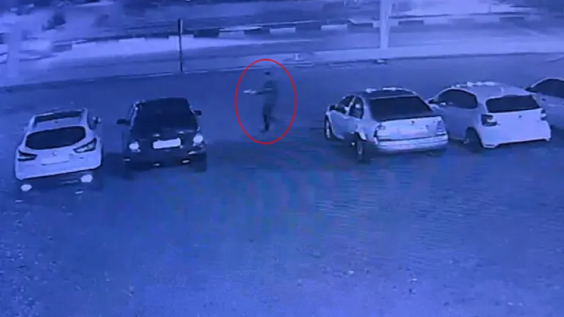 Antalya'da oto galeri kundaklandı: 6 otomobil benzinle ateşe verildi
