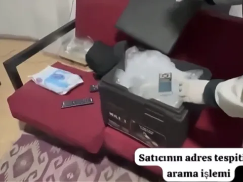Taksim'de uyuşturucu satarken suçüstü yakalandı: Cep telefonundaki su faturası zulayı ele verdi - fotoğraf 5