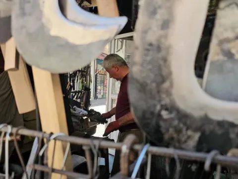 Yarım asırlık demirci, mesleğini devredecek çırak bulamıyor - fotoğraf 2