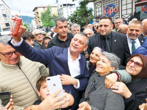 Özgür Özel Artvin’de konuştu: Hedefimiz adil eşit bir düzen - fotoğraf 3