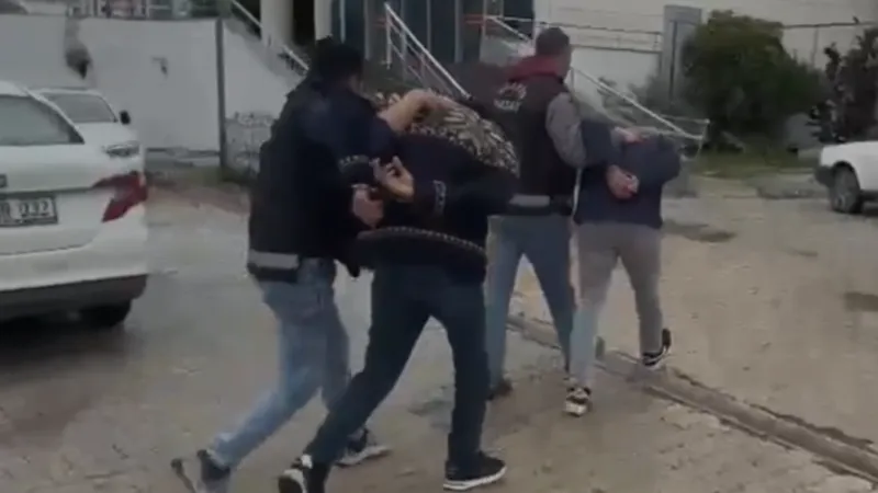Aranan 4 Kişi Cezaevine Teslim Edildi