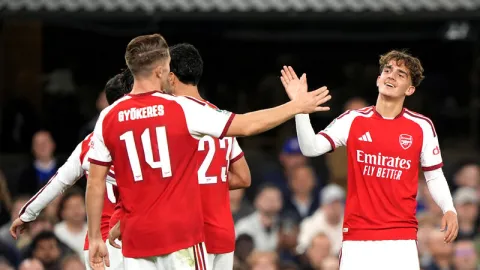 Arsenal, 80'de üç puanı kaptı!