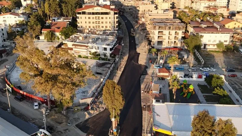 ARSUZ KENT MERKEZİ'NDE ASFALTLAMA ÇALIŞMASI 