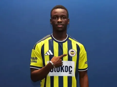 Fenerbahçe’de 1 dakika bile oynamadı, talipleri çıktı! Takımdan gidiyor - fotoğraf 1