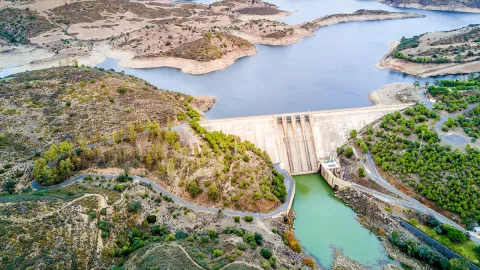 'Asla dolmaz' dediler: 83 kilometrelik barajı su bastı