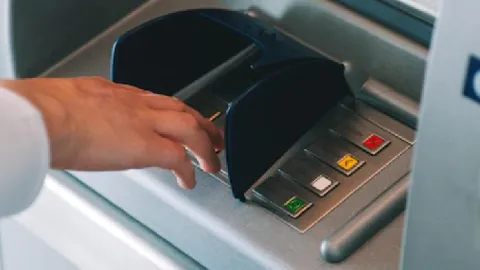 ATM’ye giden eli boş dönüyor: Para çekmek isteyenler bu yazıyla karşılaşıyor