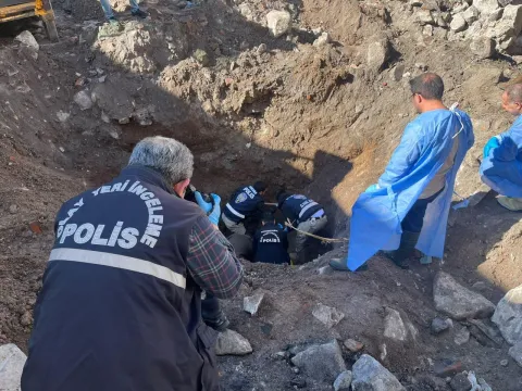 17 yıldır kayıp olan kadının evi de kundaklandı: Yapılan kazıda kemikler bulundu - fotoğraf 1