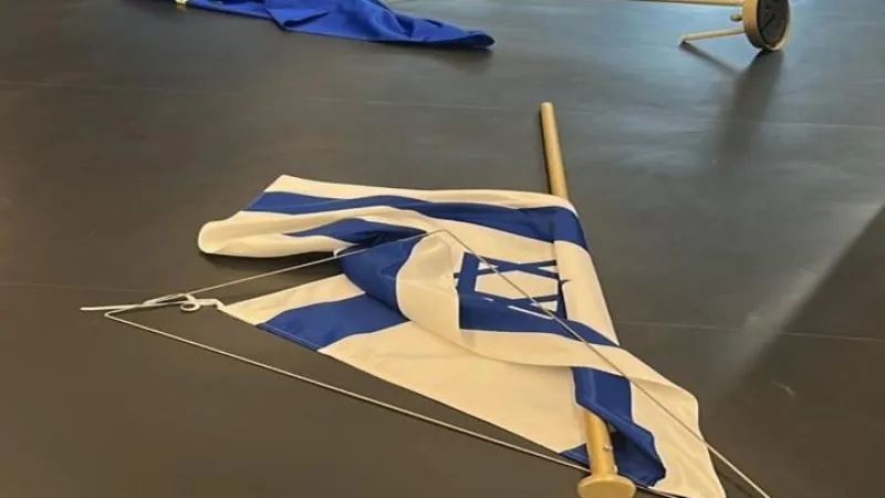 Avrupa Parlamentosu’nda bayrak krizi!