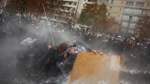 Avrupa'da sokaklar hareketli. Fransa, İspanya ve İtalya'da protestolara polis müdahalesi